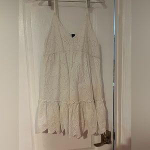 MINKPINK XXL like new white eyelet leaf pattern dress